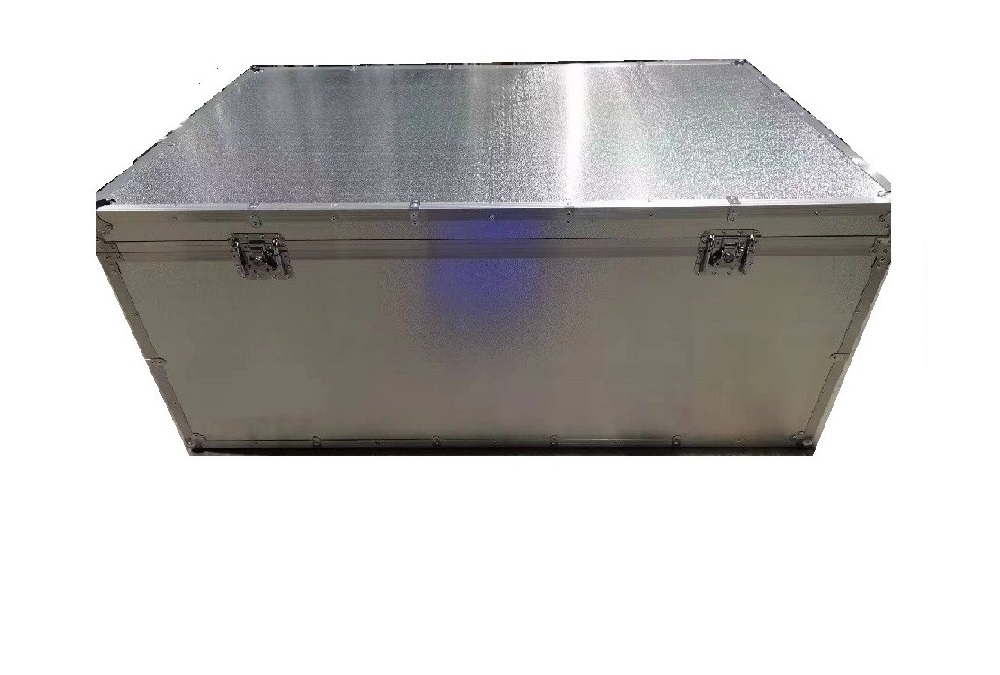 白色鋁皮多層實(shí)木板航空箱圖片